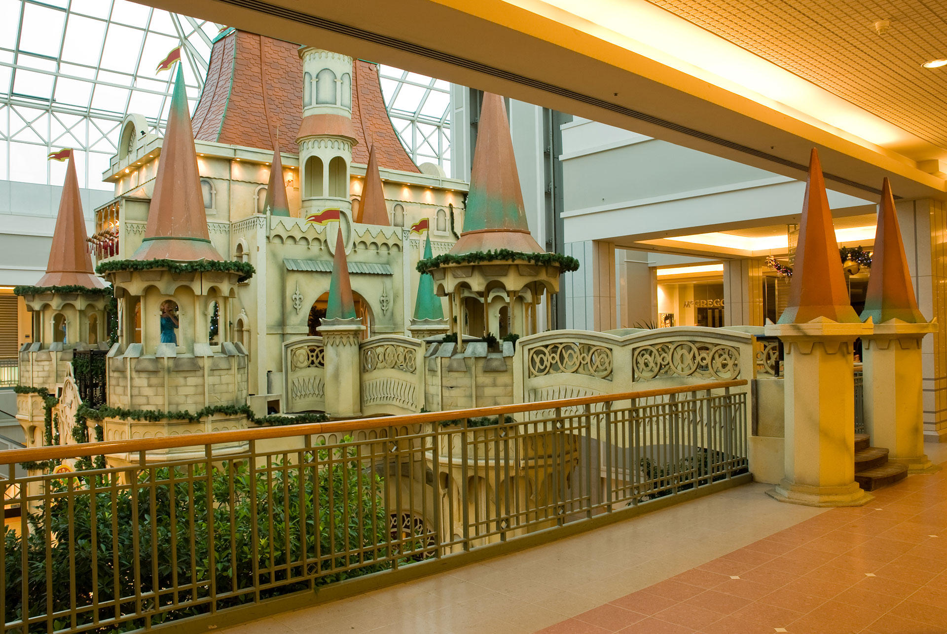 Europe's biggest Christmas castle Phixion