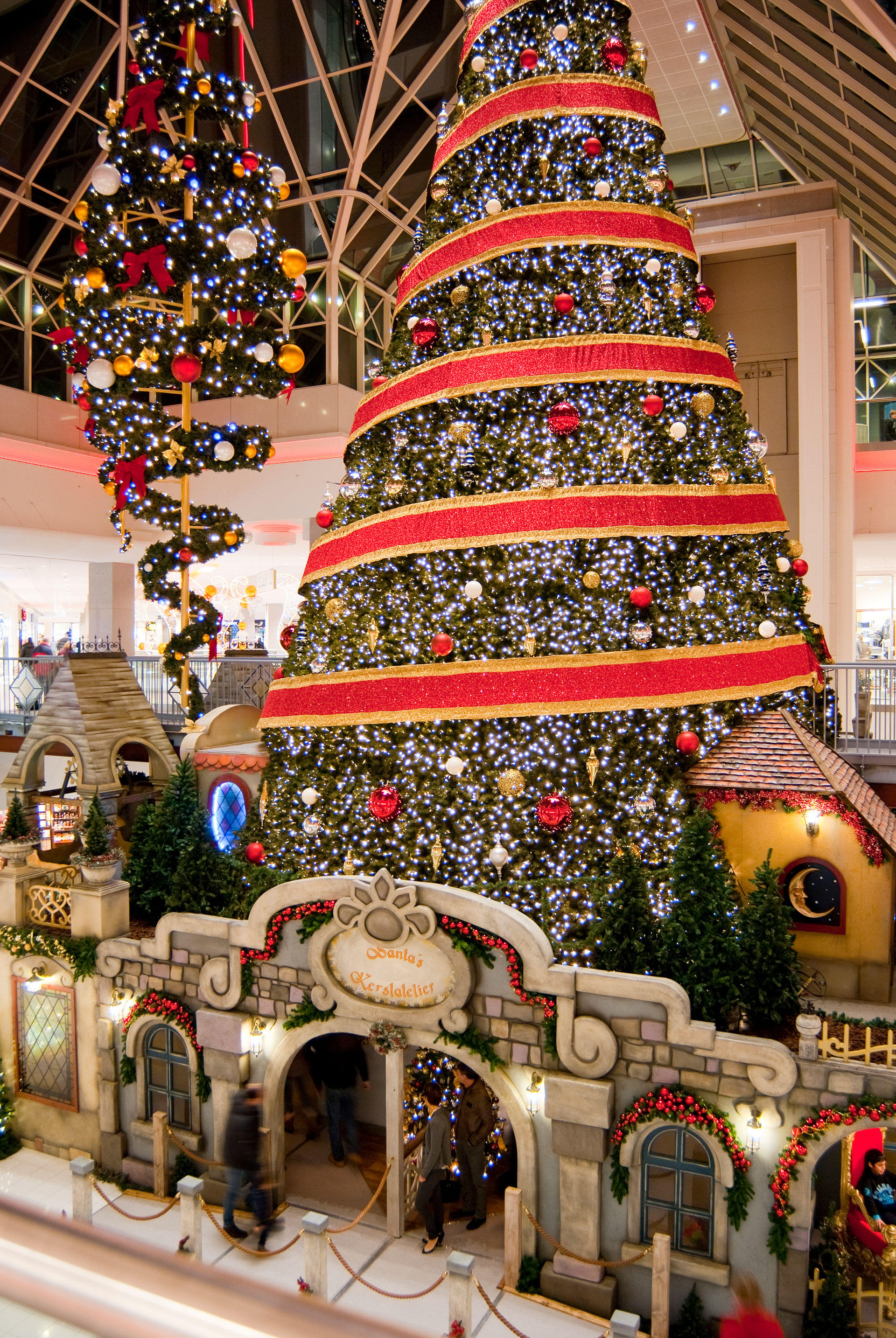 Giant tree with Christmas village | Phixion